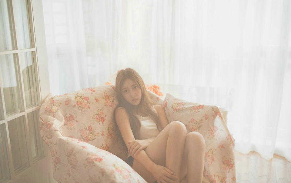“刘大人，主公有令，令到之日，即刻启程，末将会派出一队骠骑卫护送您返回洛阳，若无其他要是，便请收拾行囊，准备上路吧。”雄阔海在庞统的介绍下，看向刘璋，沉声道。